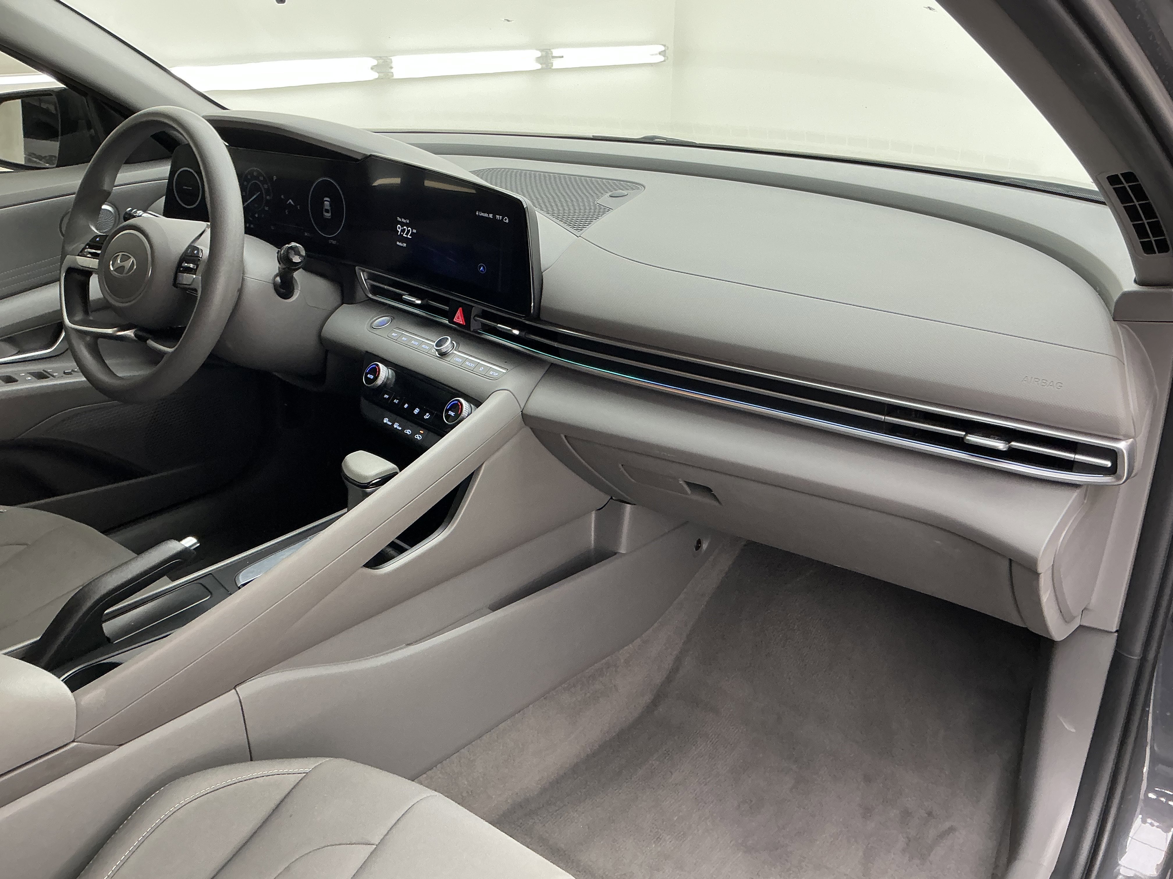 2024 Hyundai Elantra SEL - Photo 22