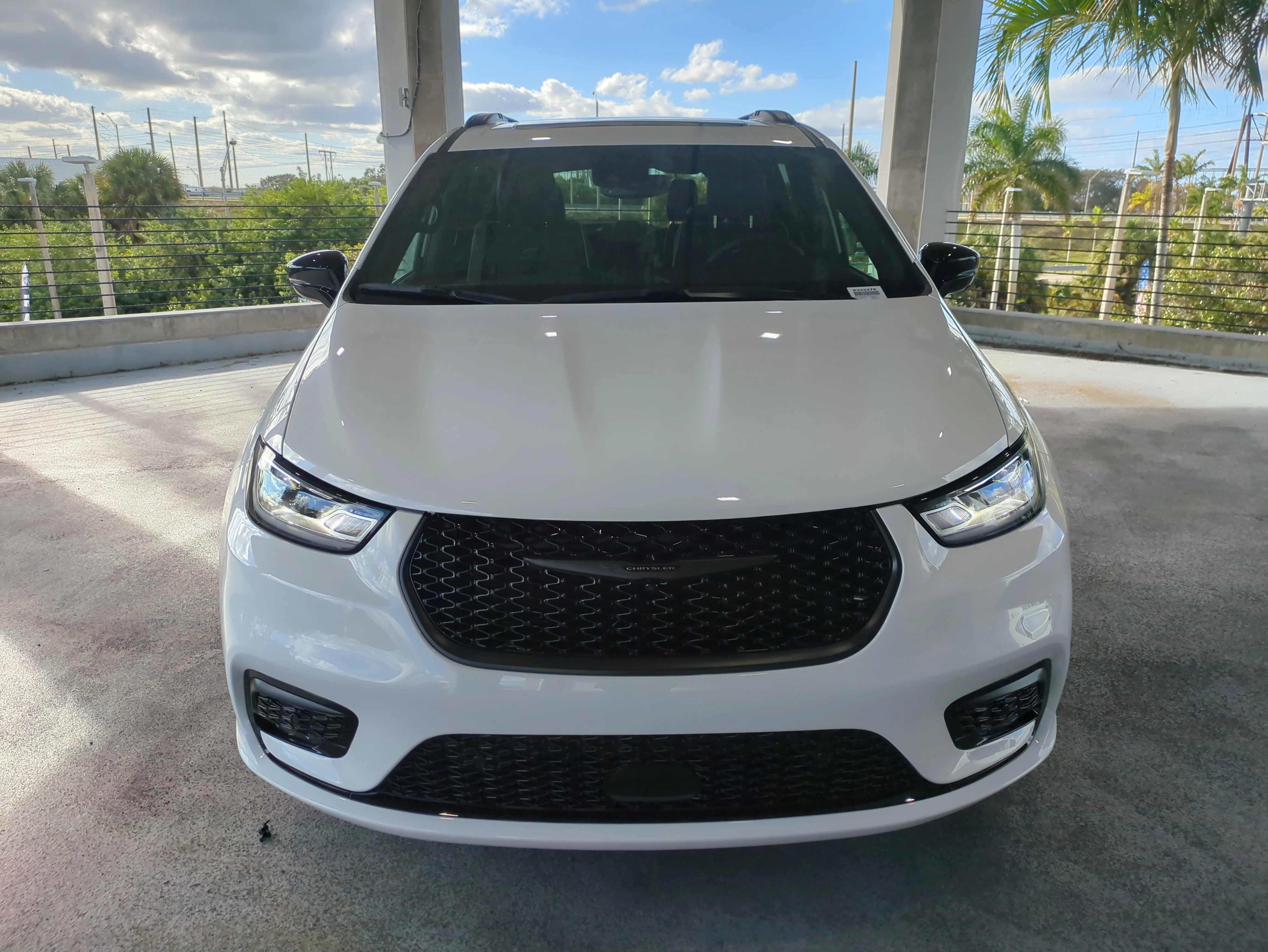 New 2026 Bright White Clear-Coat Exterior Paint Chrysler Limited image 2