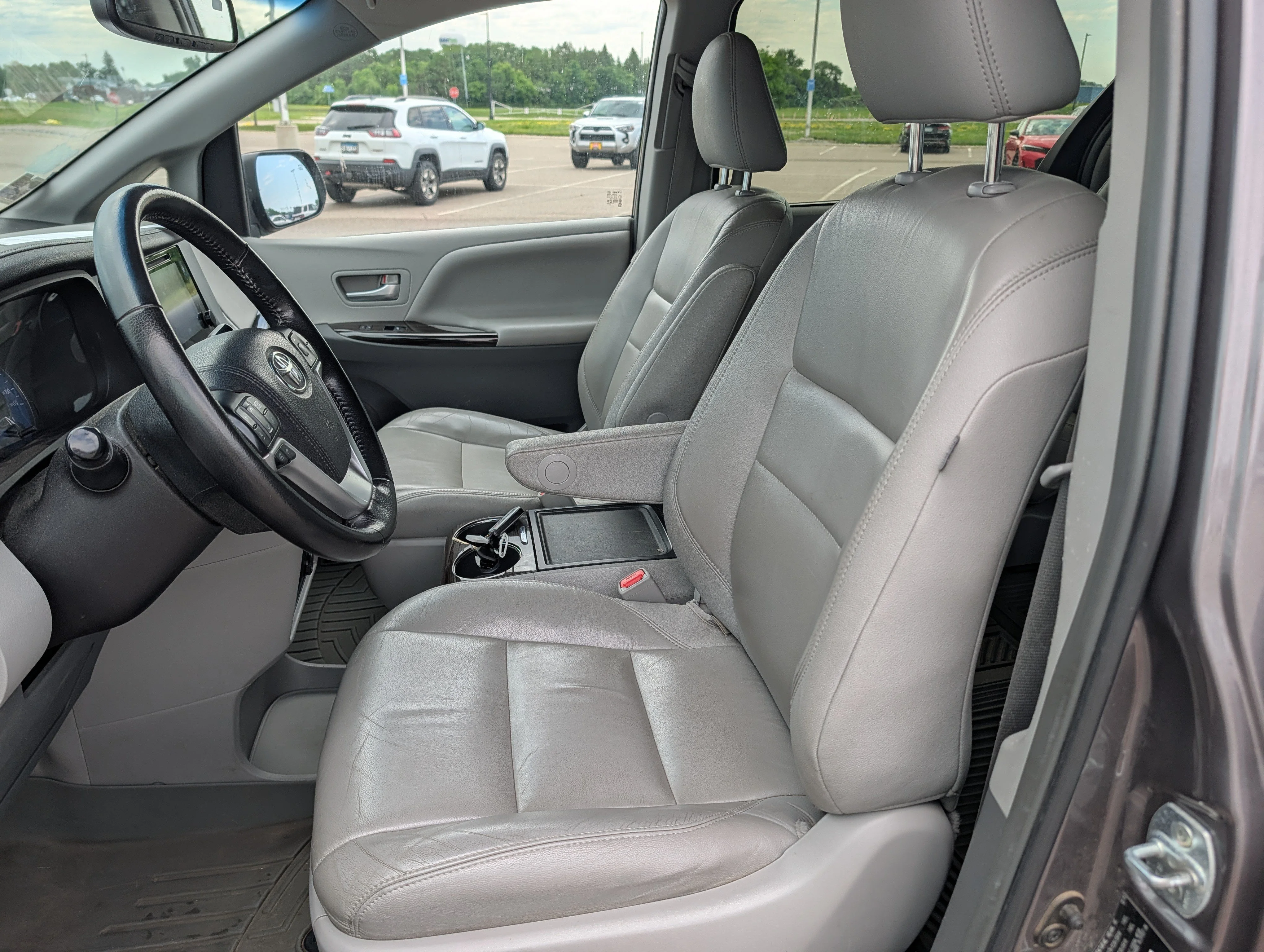 Used 2015 Predawn Gray Mica Toyota XLE image 6