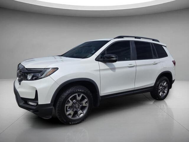 Used 2023 Platinum White Pearl Honda TrailSport image 9