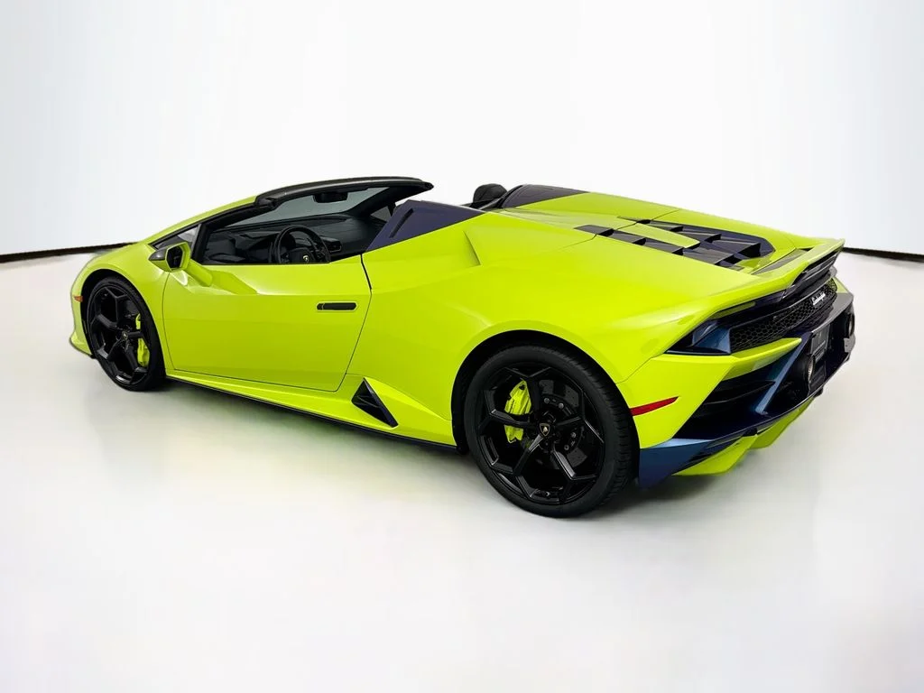 Used 2020  Lamborghini  image 7