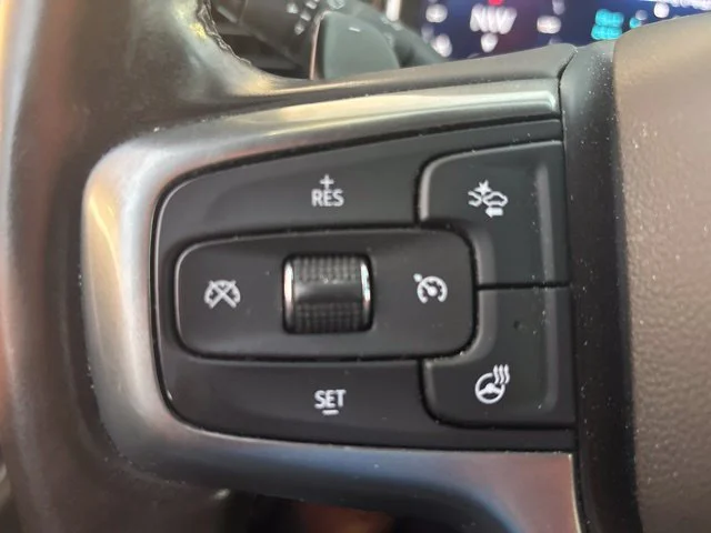 Used 2025 Summit White Chevrolet RST image 9