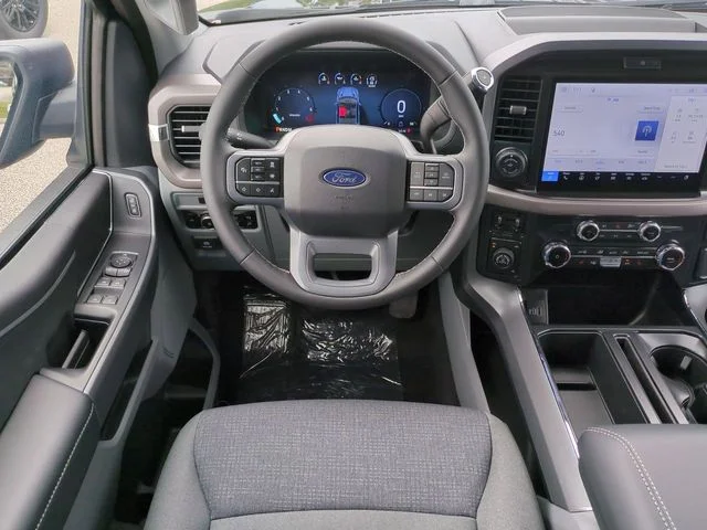 New 2026 Agate Black Metallic Ford XLT image 16