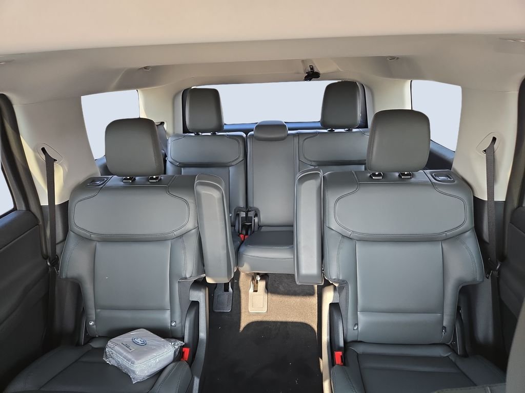 New 2027 Glacier Gray Metallic Tri-Coat Ford Active image 20