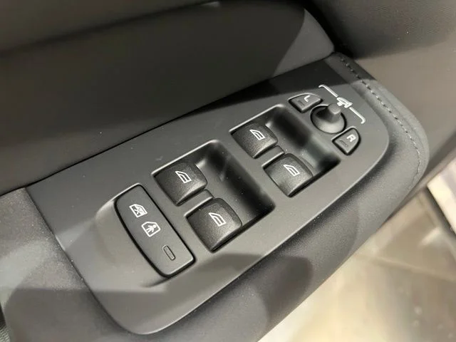 New 2026 Aurora Silver Volvo Plus image 10