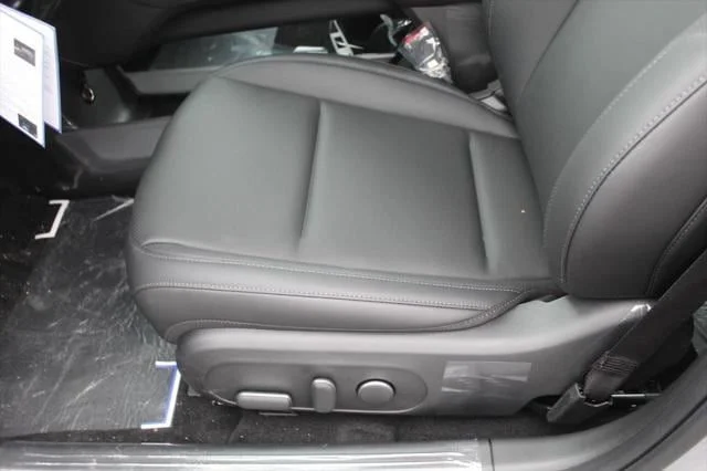 Used 2024 Silver Hyundai SEL image 10