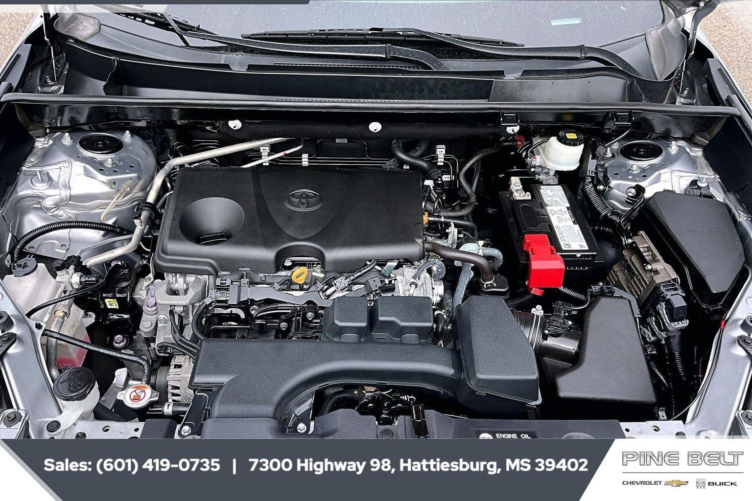 2022 Toyota RAV4 LE - Photo 8