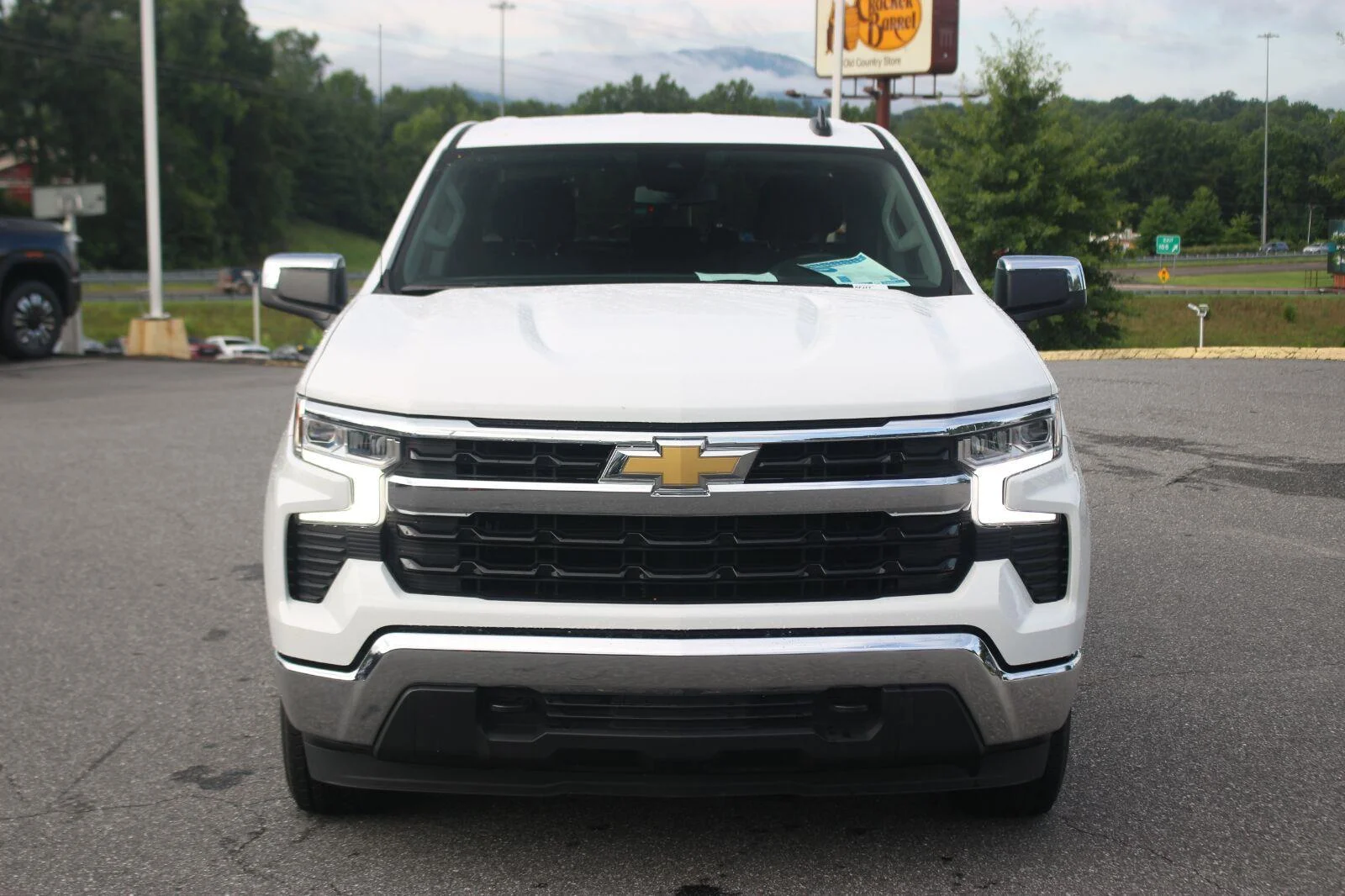 Used 2025 Summit White Chevrolet LT image 2