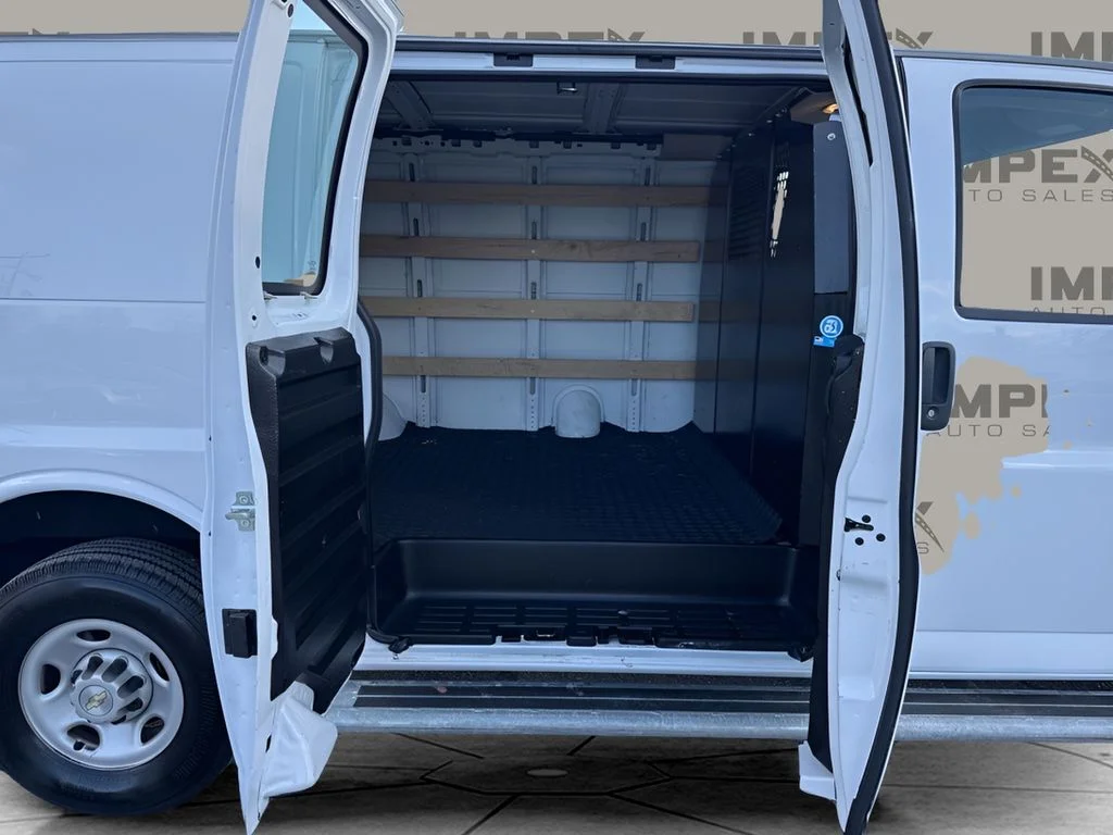 Used 2024 White Chevrolet Work Van image 20