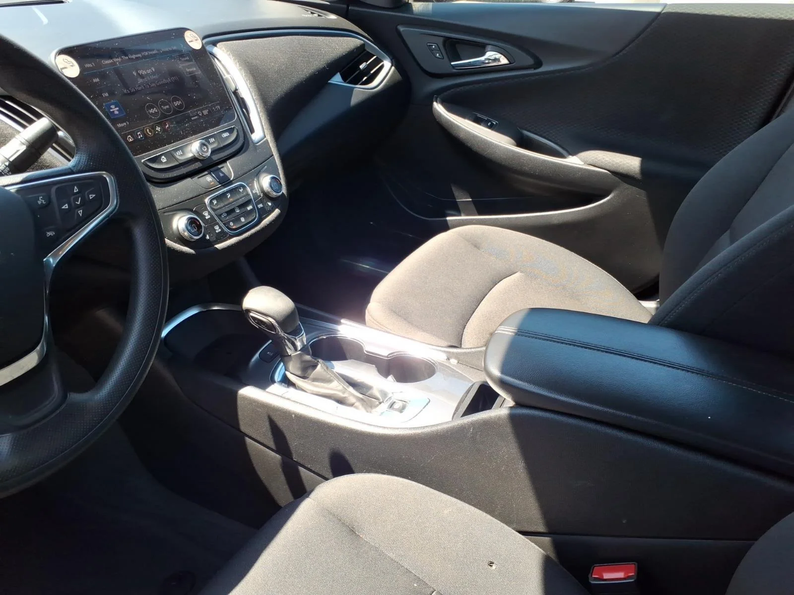 Used 2025 Mosaic Black Metallic Chevrolet LT image 21