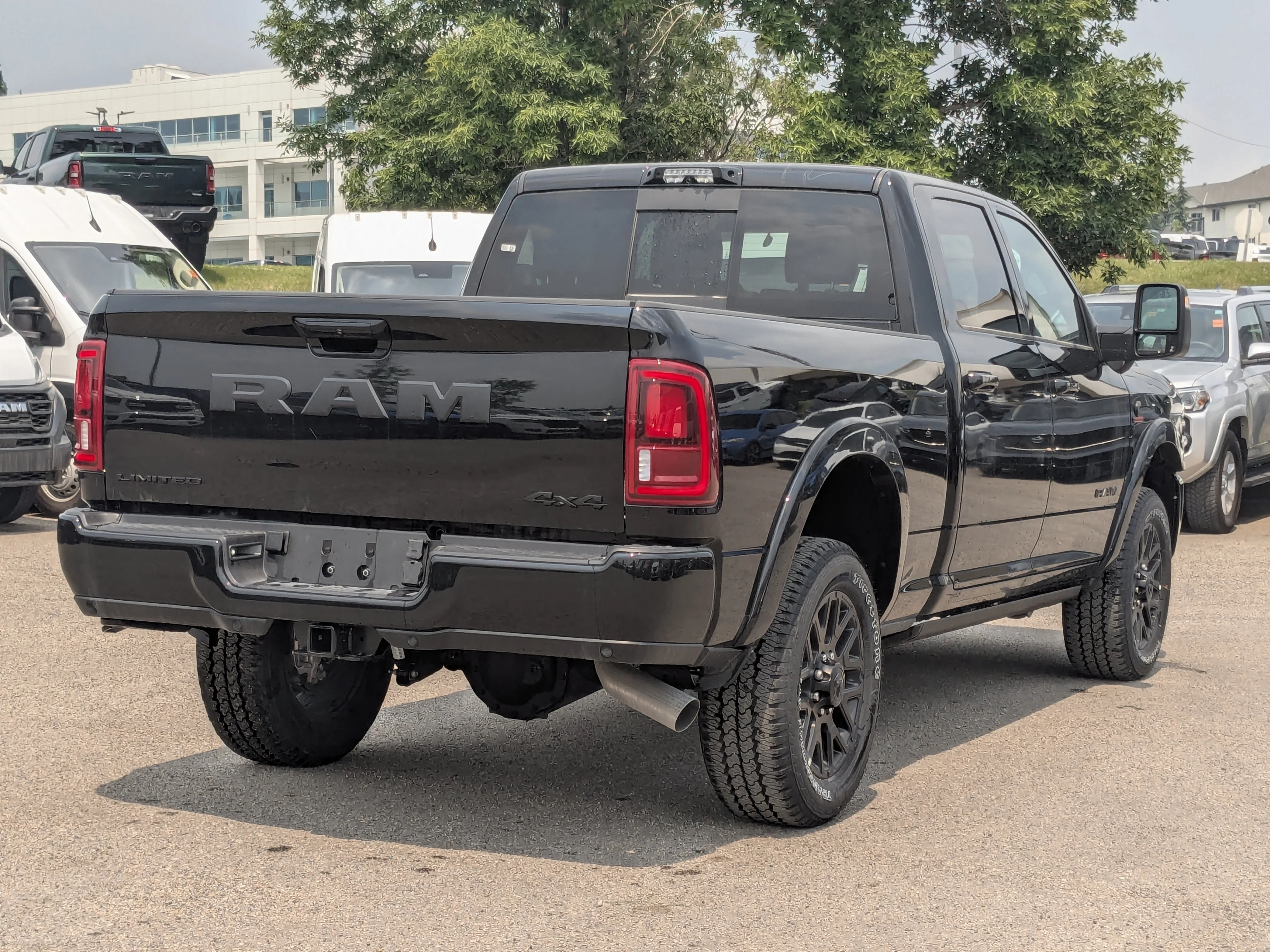 New 2026 Black RAM Limited - - 4x4 - Night Edition - Limited Level 1 Equip Grp - Power Sunroof & More! image 8