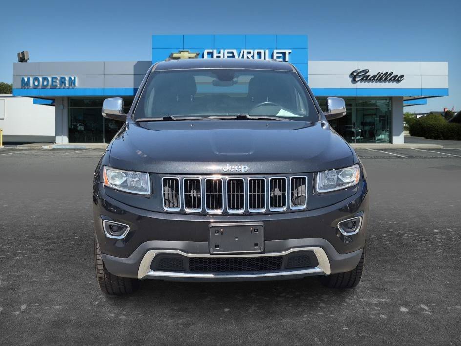 Used 2016 Brilliant Black Crystal Pearlcoat Jeep Limited image 8
