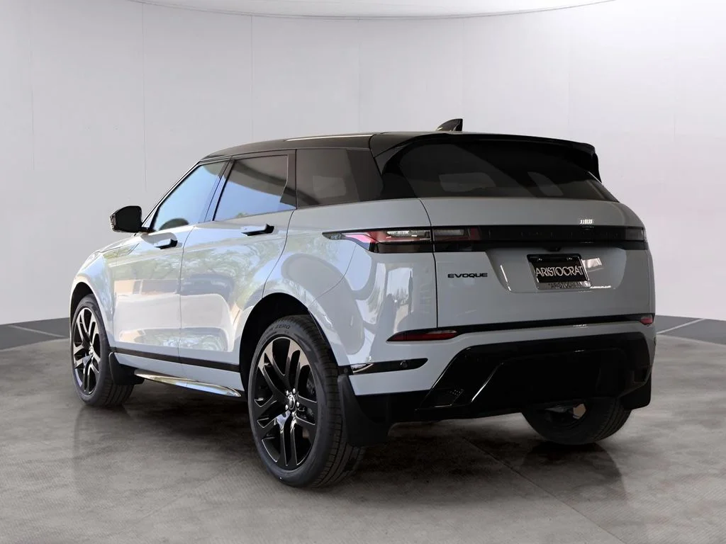 Certified Used 2026 Arroios Gray Metallic Land Rover Dynamic image 9