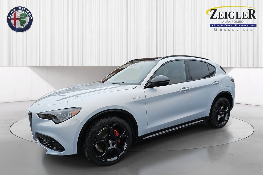 2025 Alfa Romeo Stelvio Base