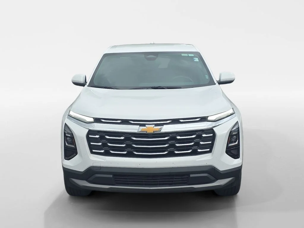 Used 2026 Summit White Chevrolet LT image 3