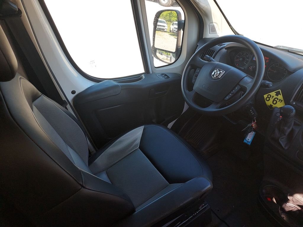 Used 2020 White Ram Base image 15