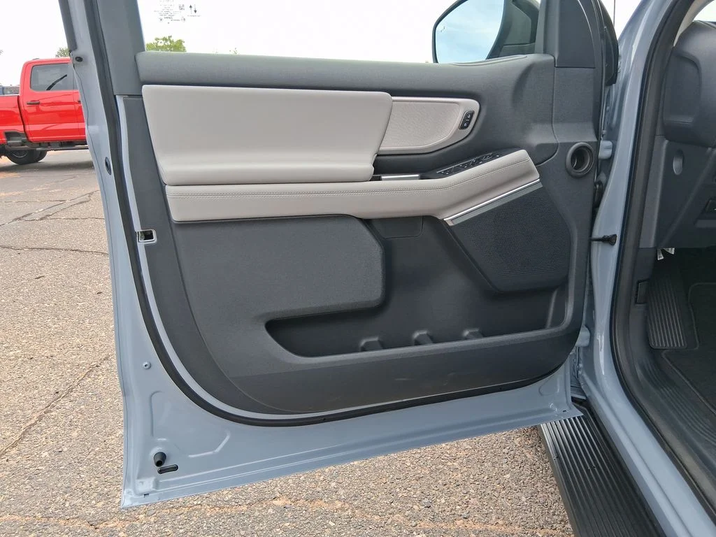 New 2027 Glacier Gray Metallic Tri-Coat Ford MAX Active image 10