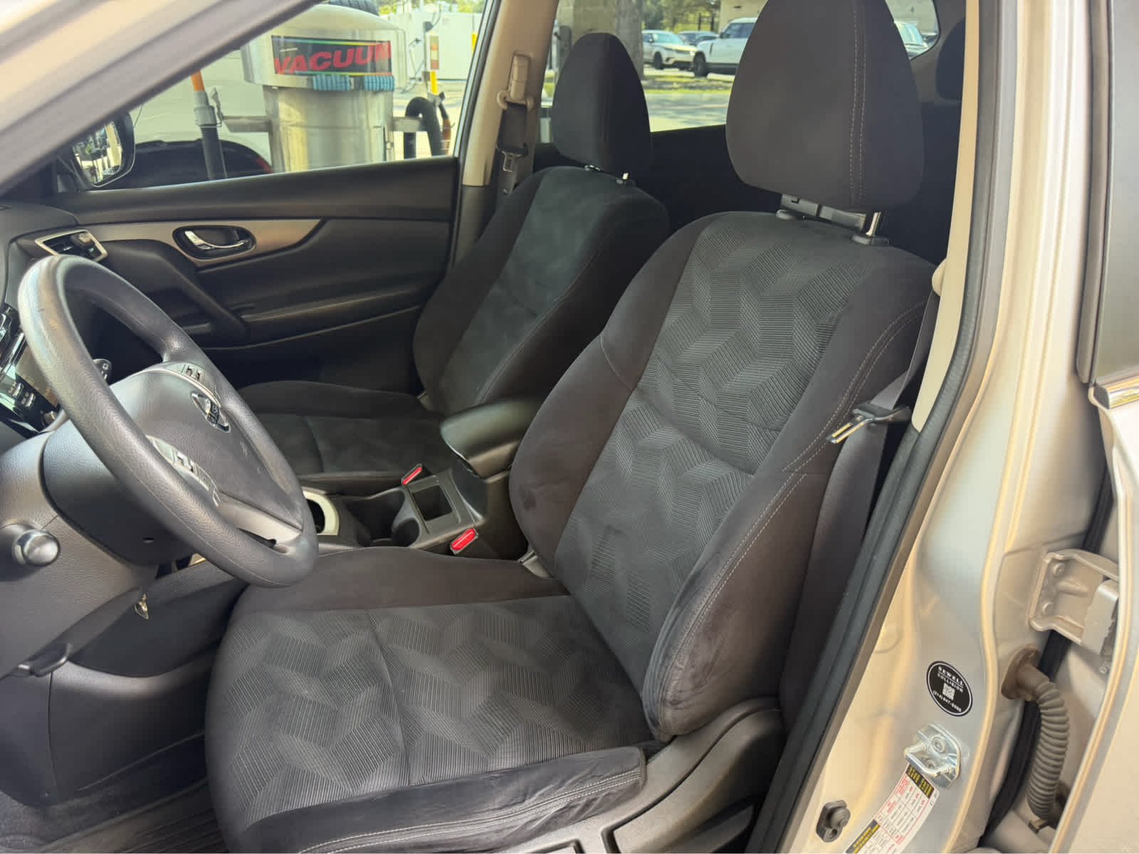 Used 2016 Brilliant Silver Nissan S image 10