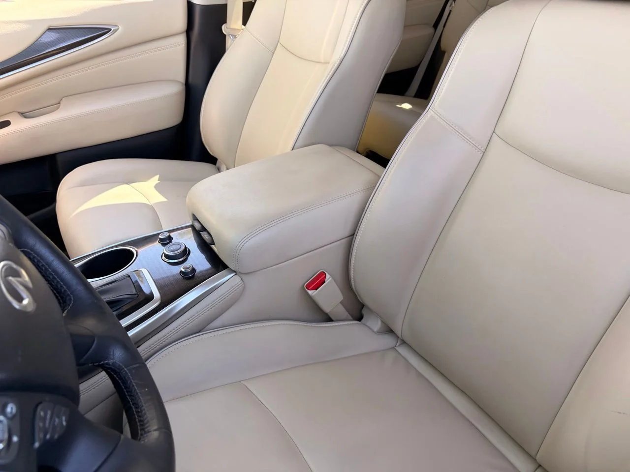 Used 2020 Majestic White INFINITI Pure image 17