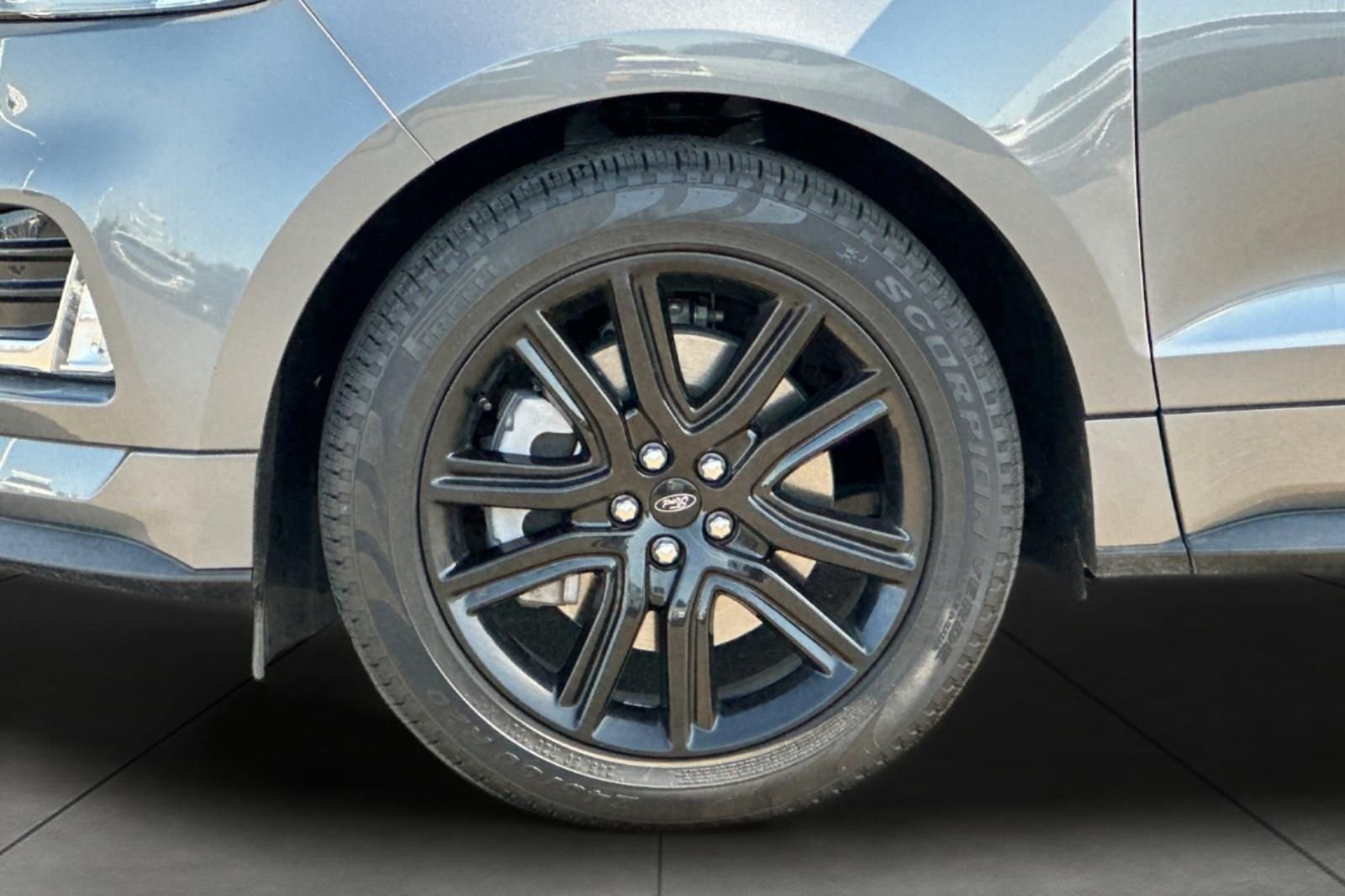 Used 2024 Gray Ford ST Line image 30