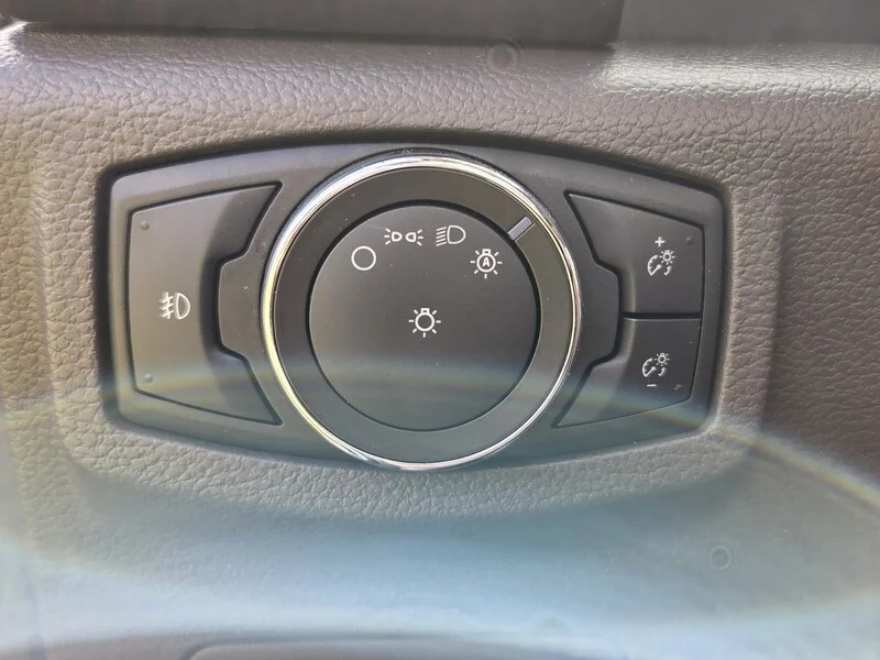 Used 2021 White Metallic FORD LIMITED image 36