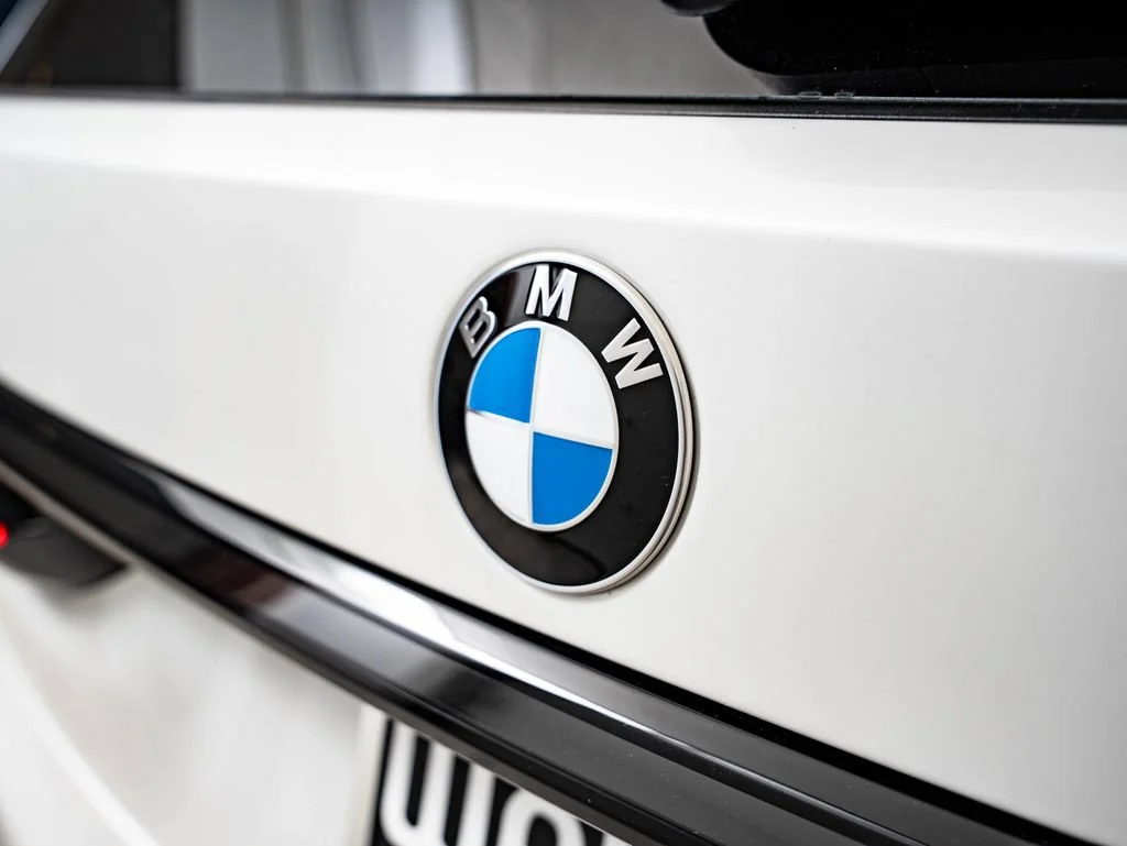New 2027 White Metallic BMW xDrive40i image 18