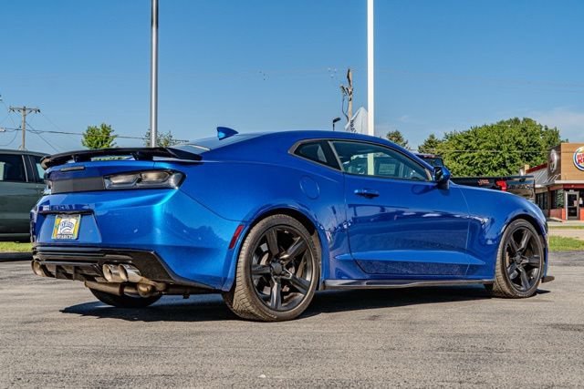 Used 2016 HYPER BLUE METALLIC Chevrolet 2SS image 3