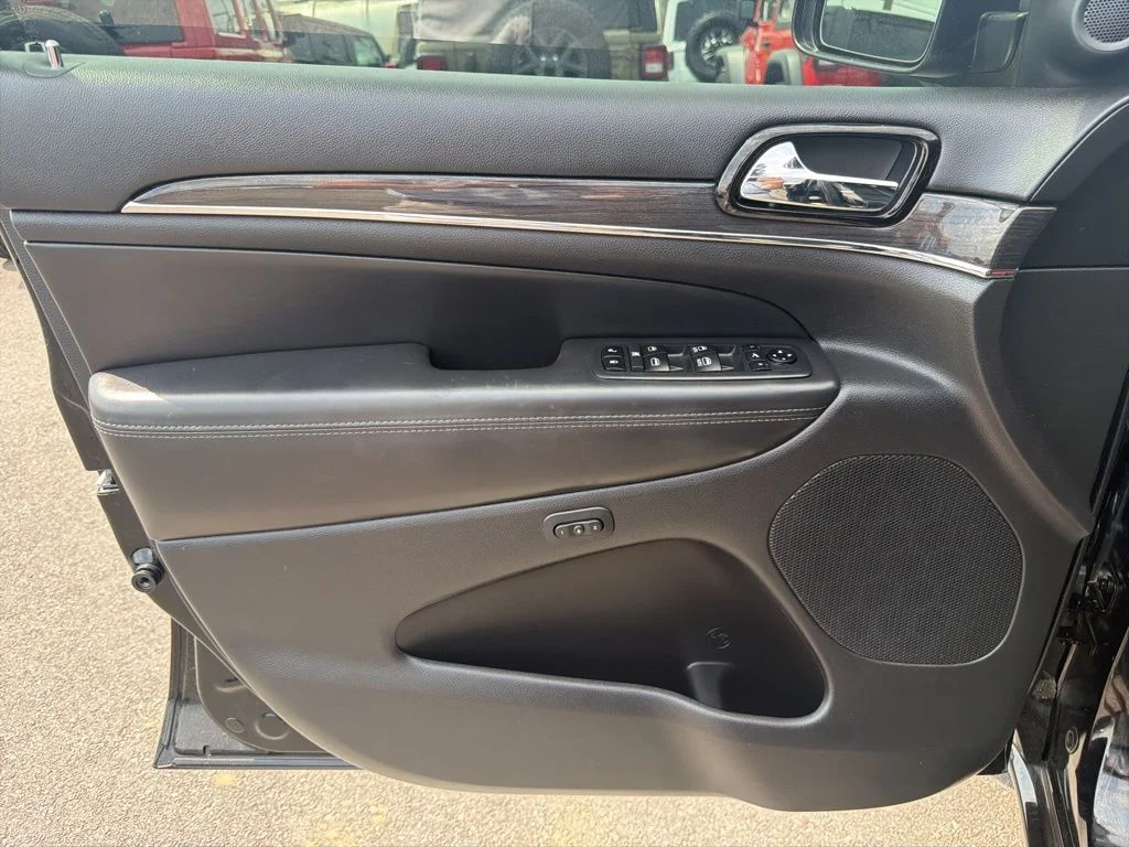 Used 2020 Black Jeep Overland image 30