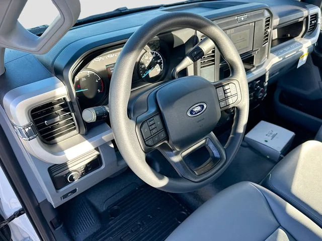 New 2026 Oxford White Ford XL image 6
