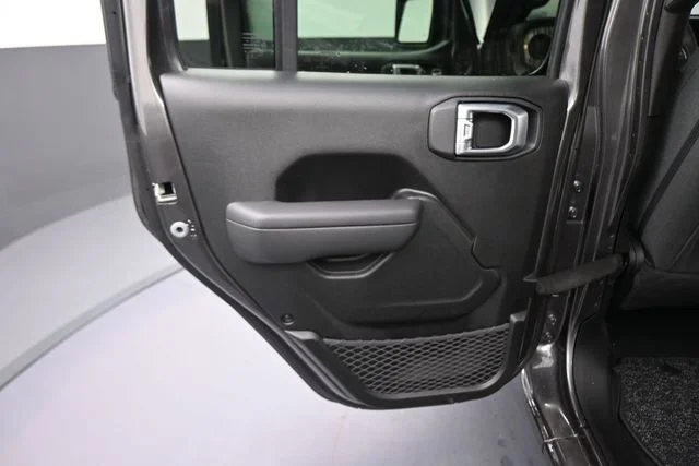 New 2026 Granite Crystal Metallic Clear-Coat Exterior Paint Jeep 85th Anniversary Edition image 25