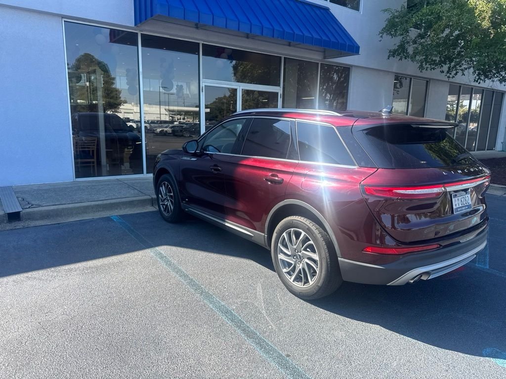 Used 2021 Red Lincoln Standard image 1