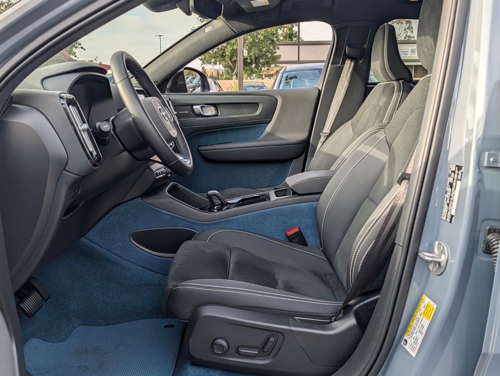 2023 Volvo C40 Ultimate - Photo 12