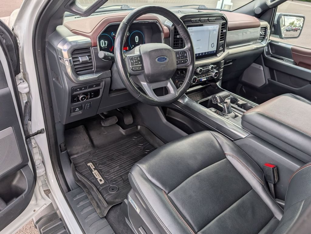 Used 2023  Ford Lariat image 10