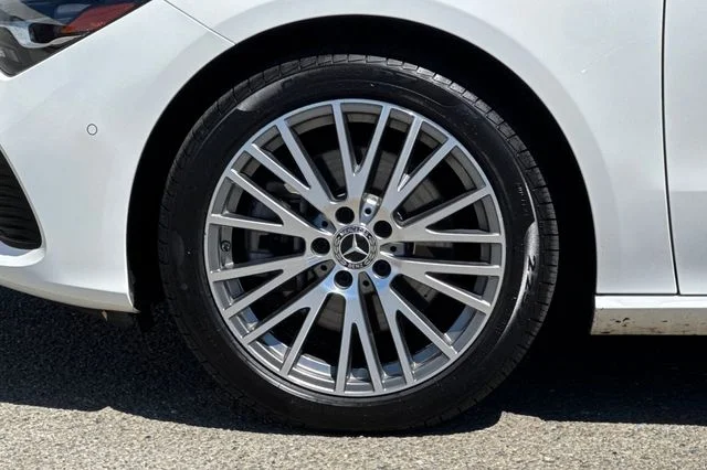 Used 2025  Mercedes-Benz CLA 250 image 31