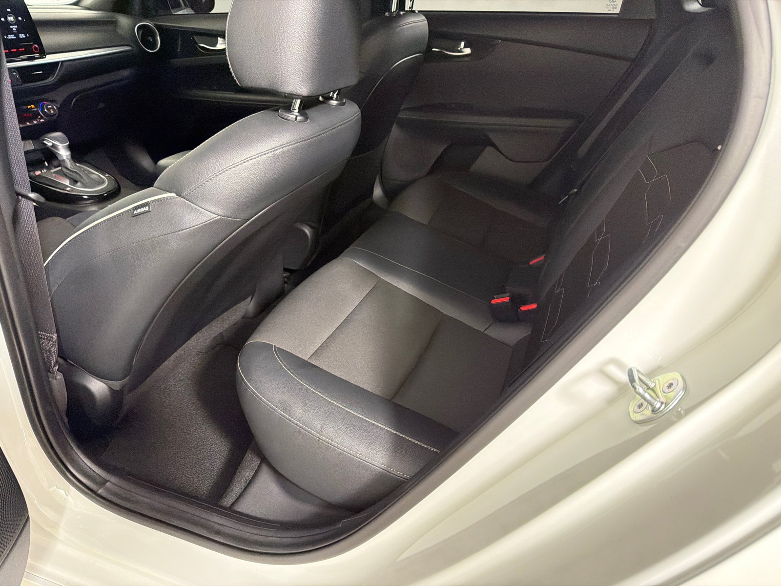 Used 2023 Snow White Pearl Kia GT-Line image 21