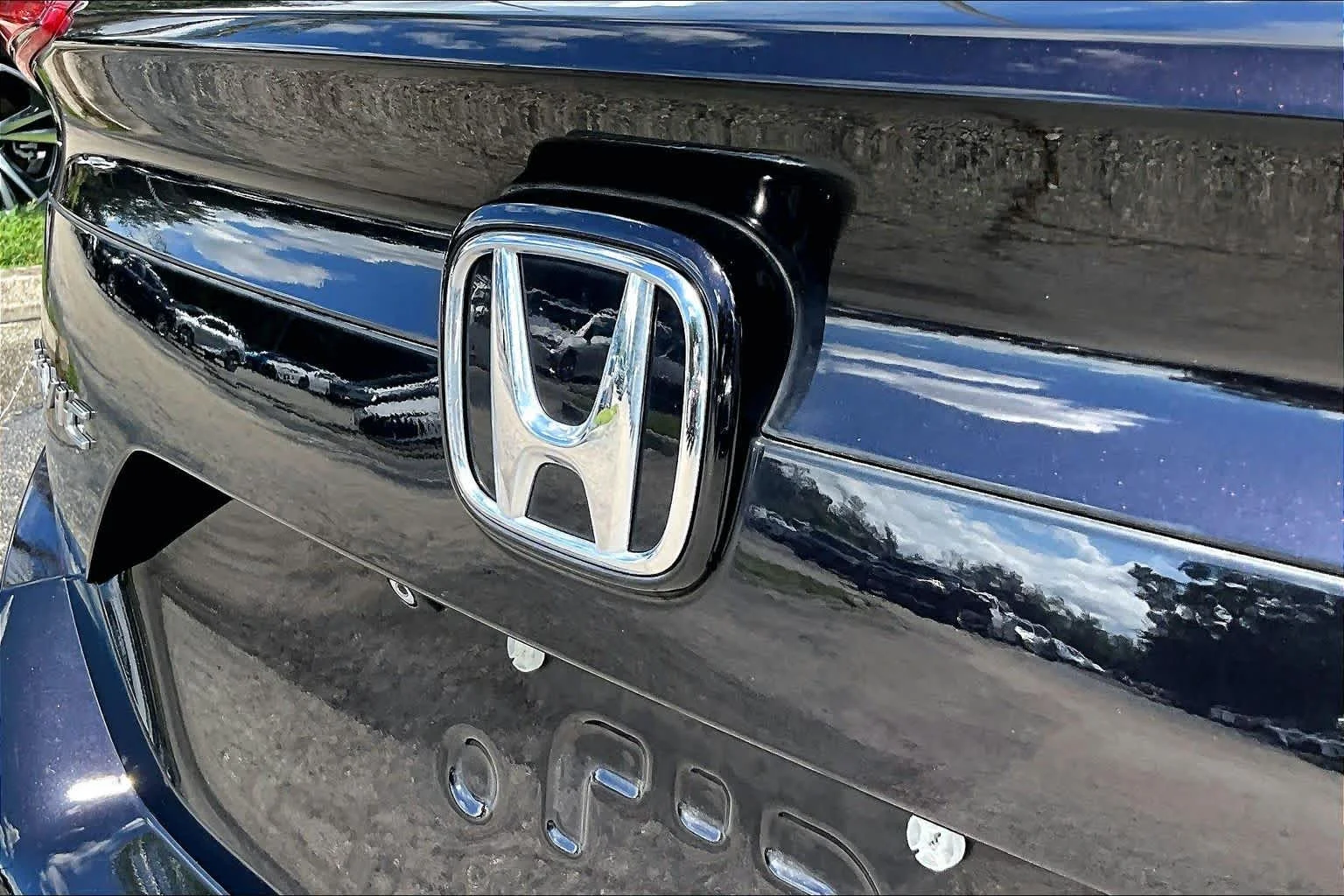 Used 2018 Crystal Black Pearl Honda LX image 31