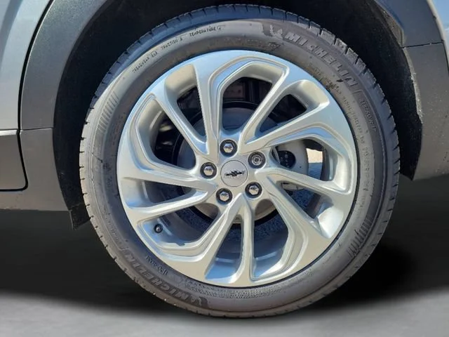 New 2027 Sterling Grey Metallic Chevrolet LT image 7