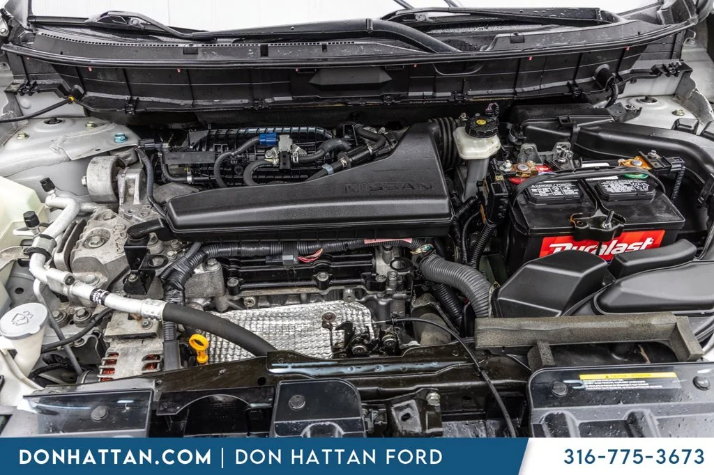 Used 2018 Silver Nissan SL image 33