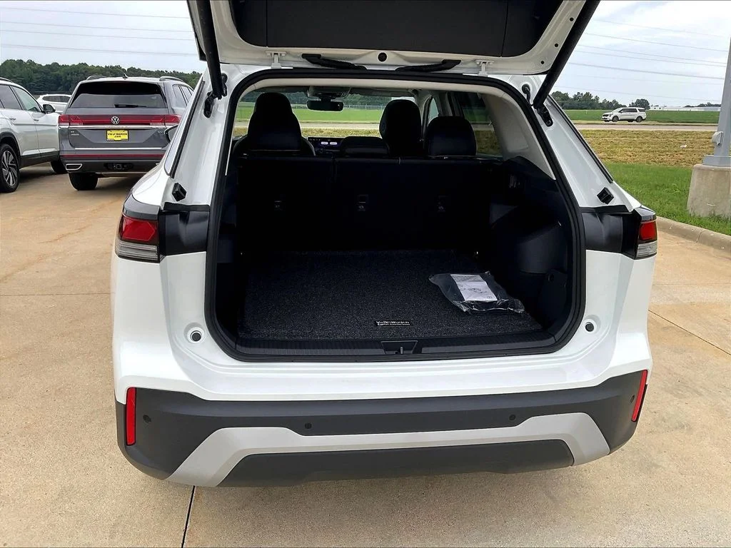 New 2026 White Volkswagen 2.0T SE image 15