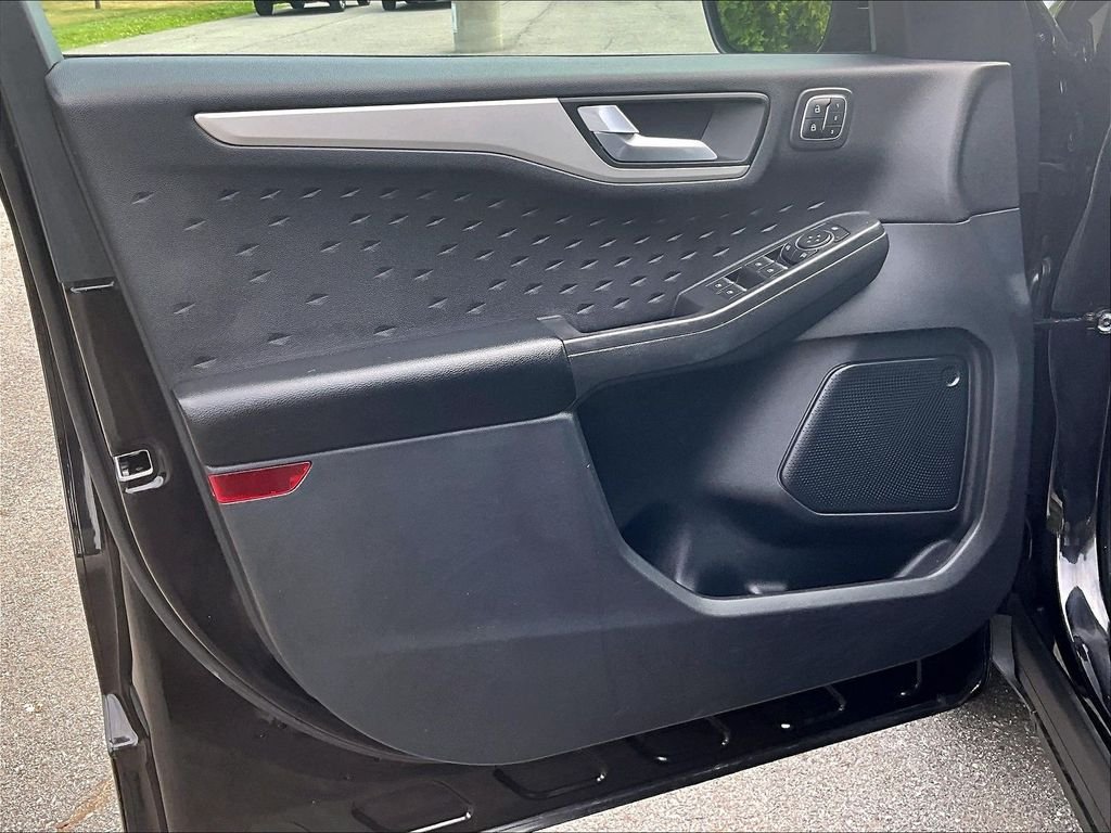 Used 2020 Black Ford SEL image 9