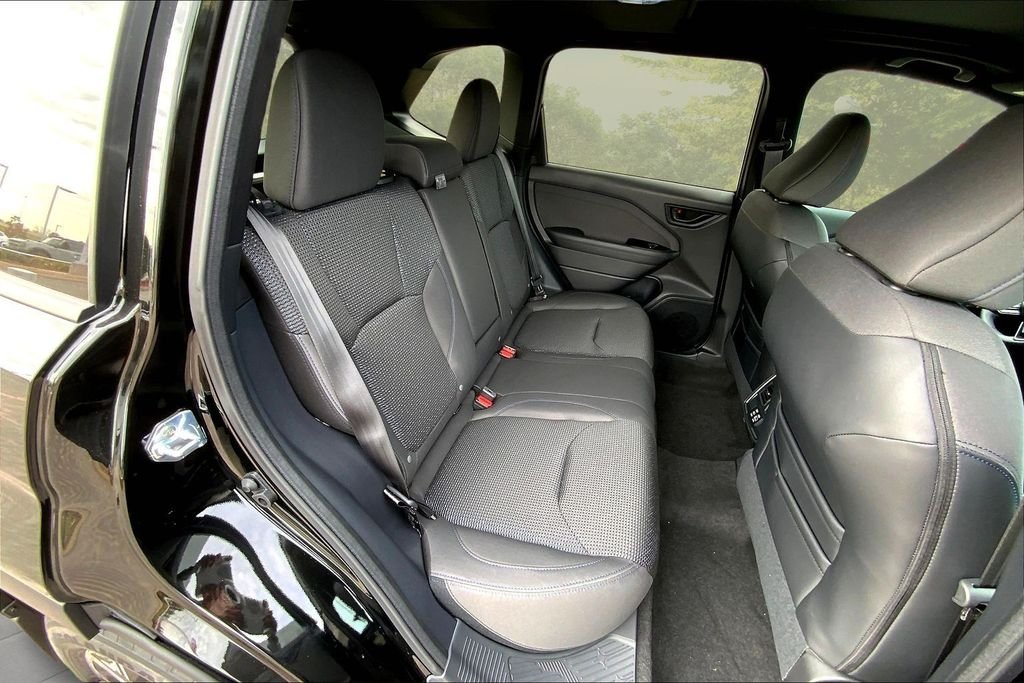 New 2026 CRYSTAL BLACK SILICA Subaru Premium image 9