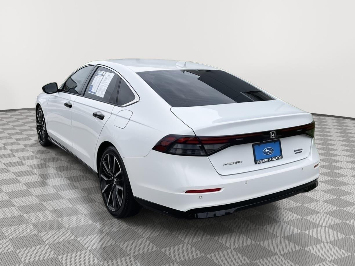 Used 2023 Platinum White Pearl Honda Touring image 13