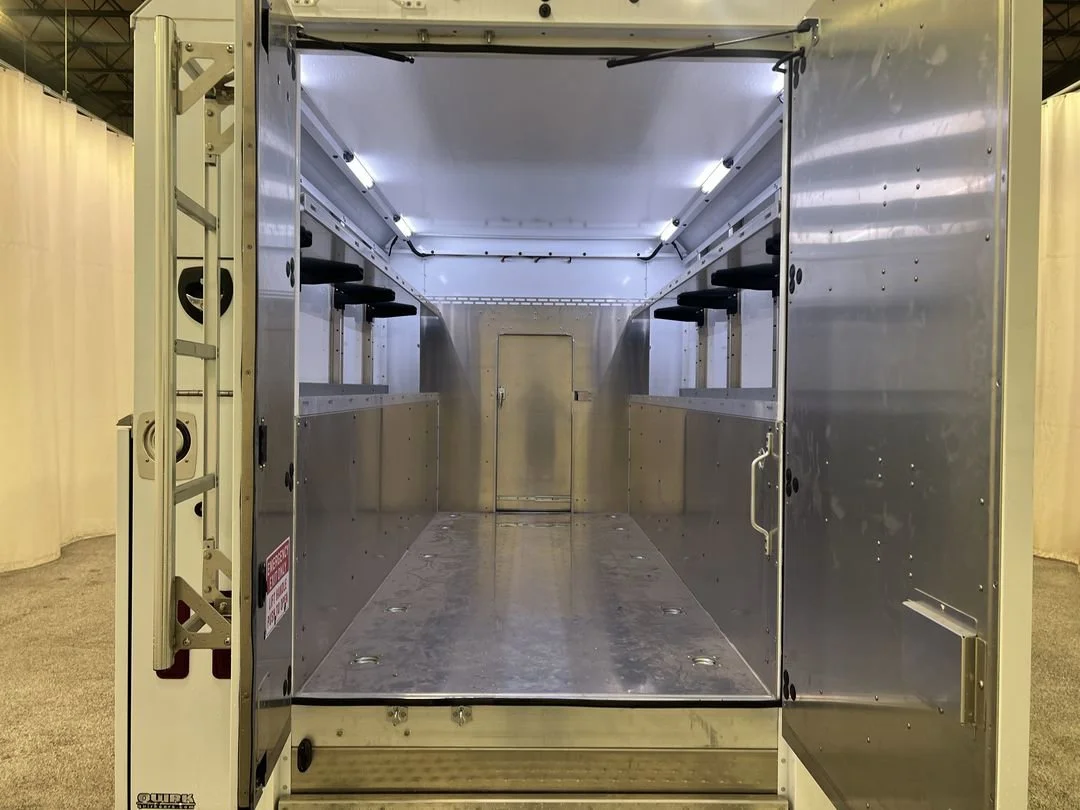 New 2026 Oxford White Ford E-350 SRW image 16