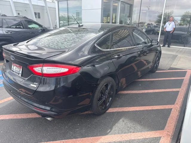 Used 2016 Black Ford SE image 4
