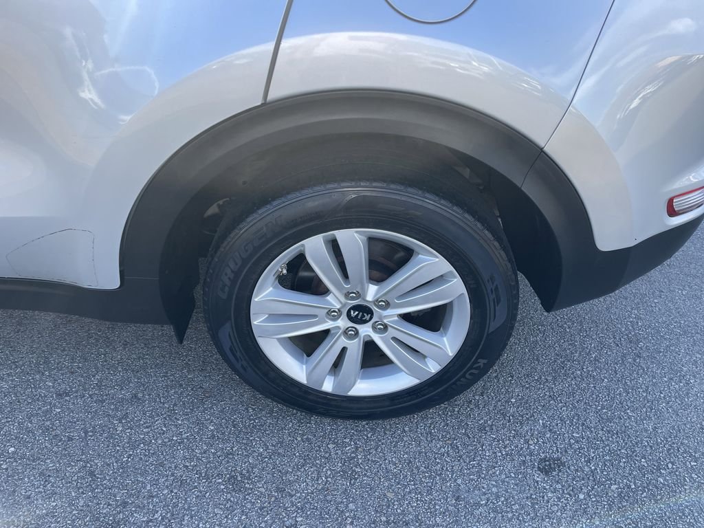 Used 2017 Silver Kia LX image 10