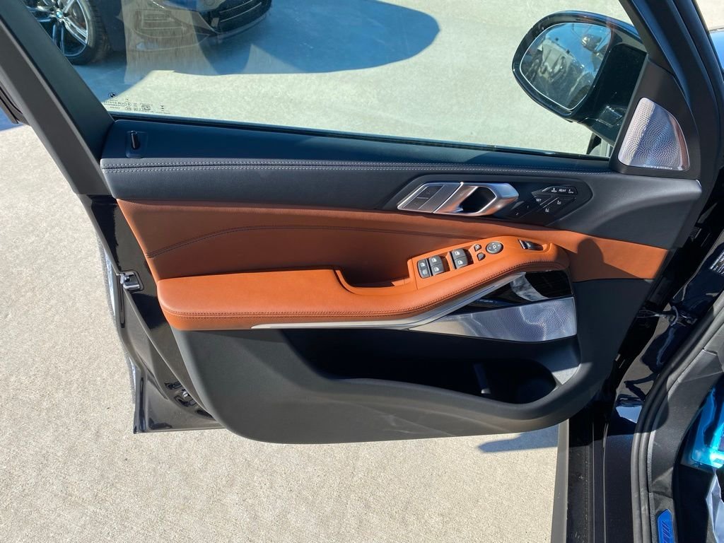 New 2026 Carbon Black Metallic BMW M60i image 12