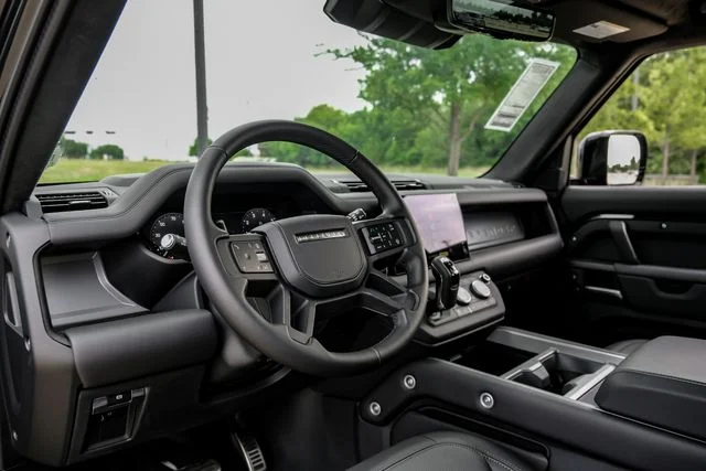 Certified Used 2025 Black Land Rover V8 image 2