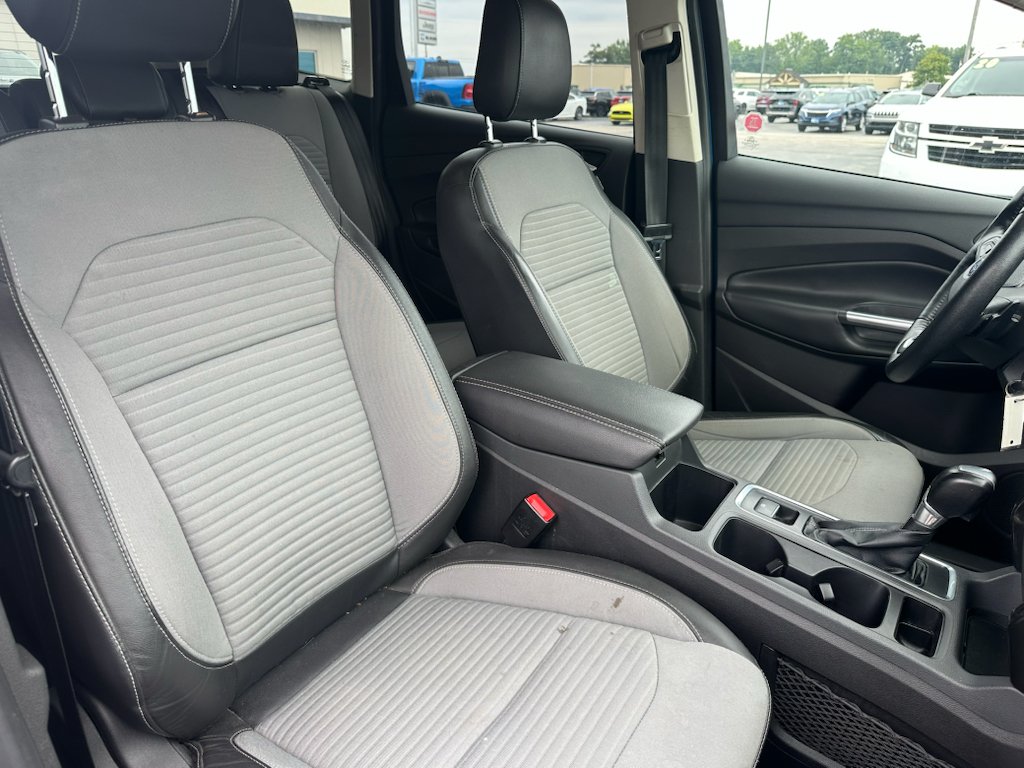 Used 2018 Blue Lightning Ford SE image 18