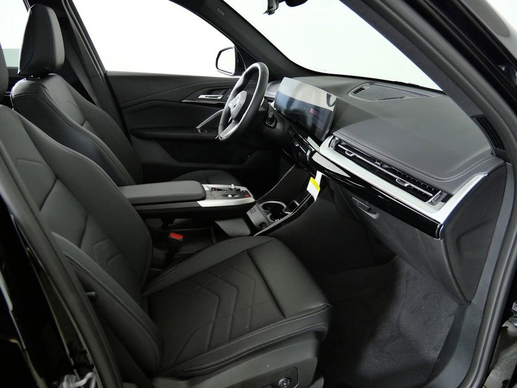 Used 2026 Jet Black BMW xDrive28i image 21