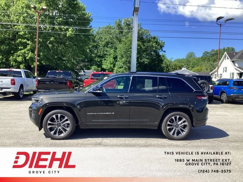 Used 2023  Jeep Overland image 4